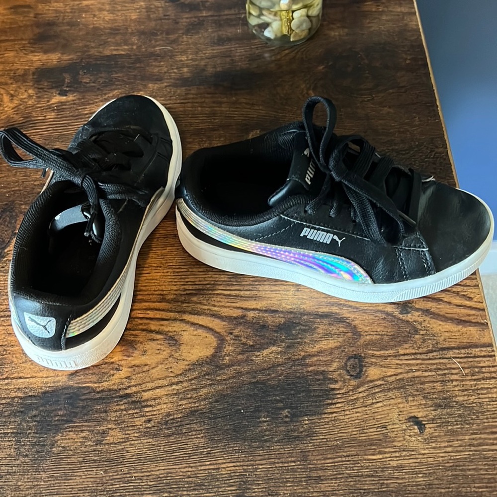Toddler girls size 11.5 puma tennis shoes
